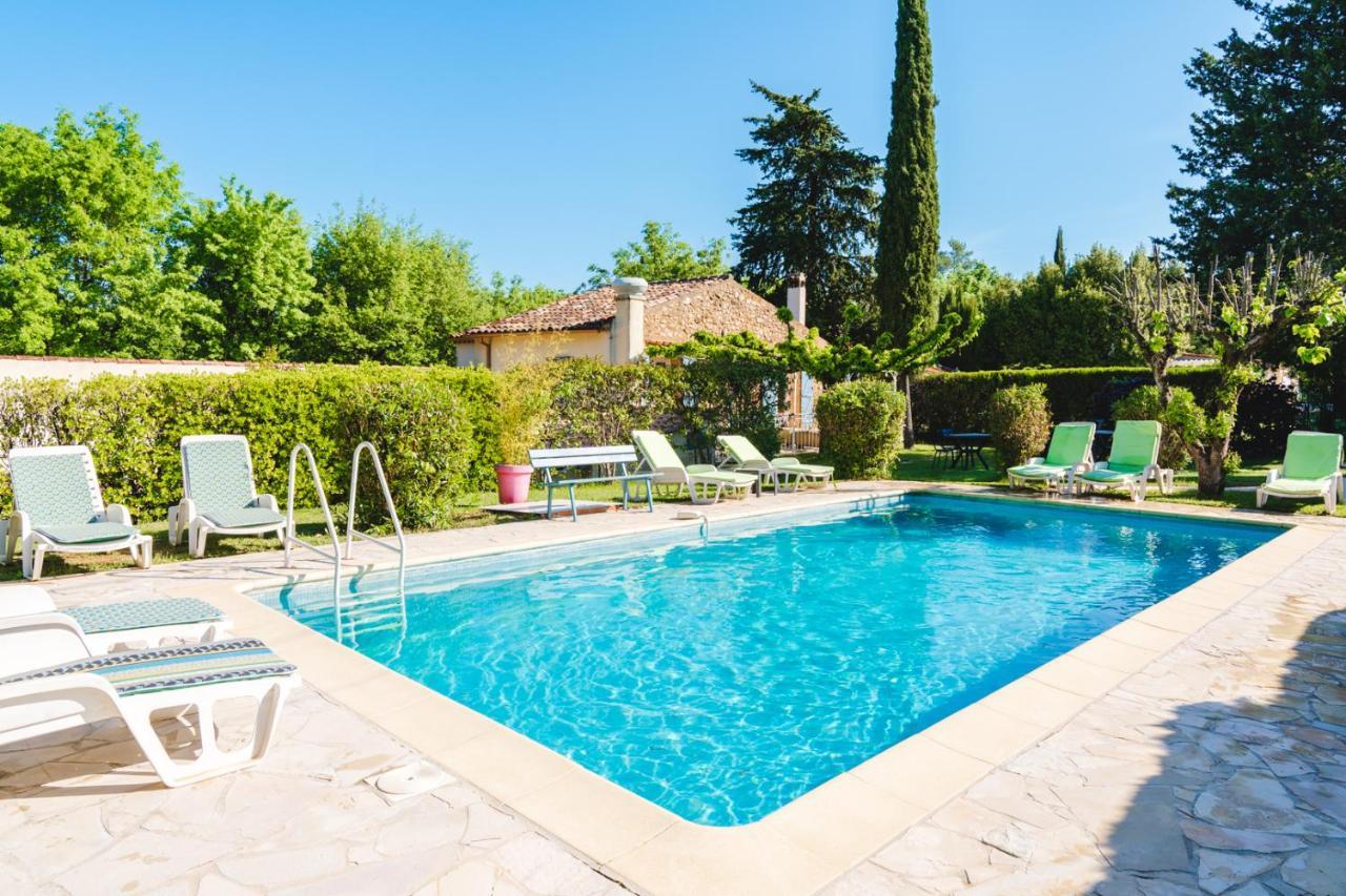 Au Bien Etre Piscine Chauffee Hotel Villecroze Exterior photo