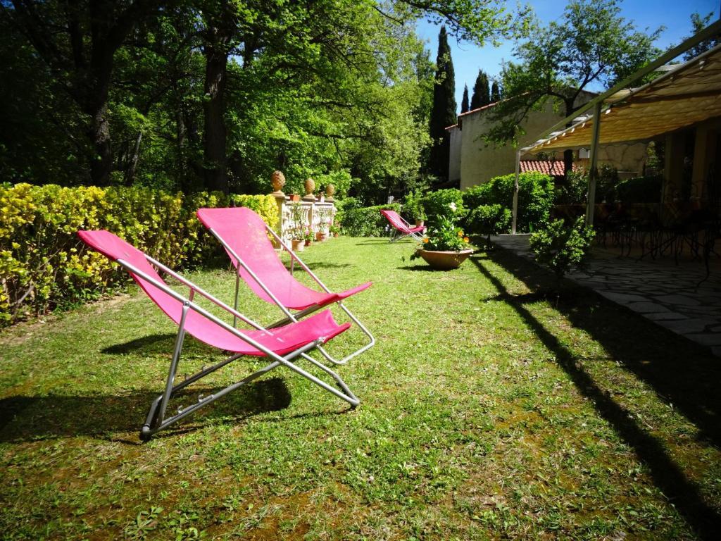 Au Bien Etre Piscine Chauffee Hotel Villecroze Exterior photo